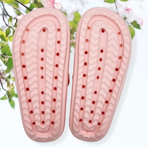 CUSHION Slides - Picture 4 of 5